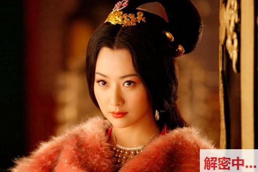 吹牛老爹Diddy的珍藏 50Cent前女友Daphne Joy与成人男星Sly Diggler和Diddy三人行视频泄露