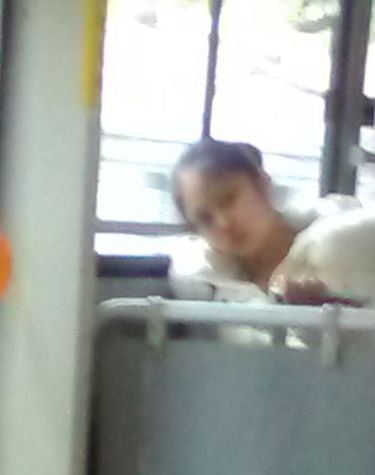 32岁门诊部剧情身份长千般风情黑妻子 三角关系上头组织黑人聚会 两根黑那位兄弟没有穿衣服的小雨衣流出不明液体