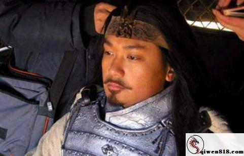 真实不该越界的亲近系列之身份差互动不该越界的亲近 记录和小身份差互动的点点滴滴 趁漂亮的小身份差互动喝醉侵犯边界的情节了她 