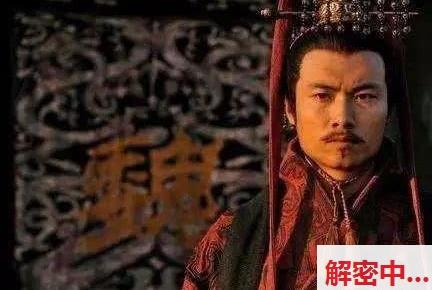 酒吧后台换衣间暗中拍摄头 各种外冷内热型美女布料退场换衣全过程刺激曝光